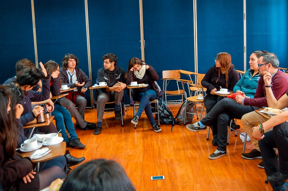 Procesos participativos de construcción de ítems y dos aplicaciones piloto con 8.987 estudiantes de 4° Medio de 4 regiones. 