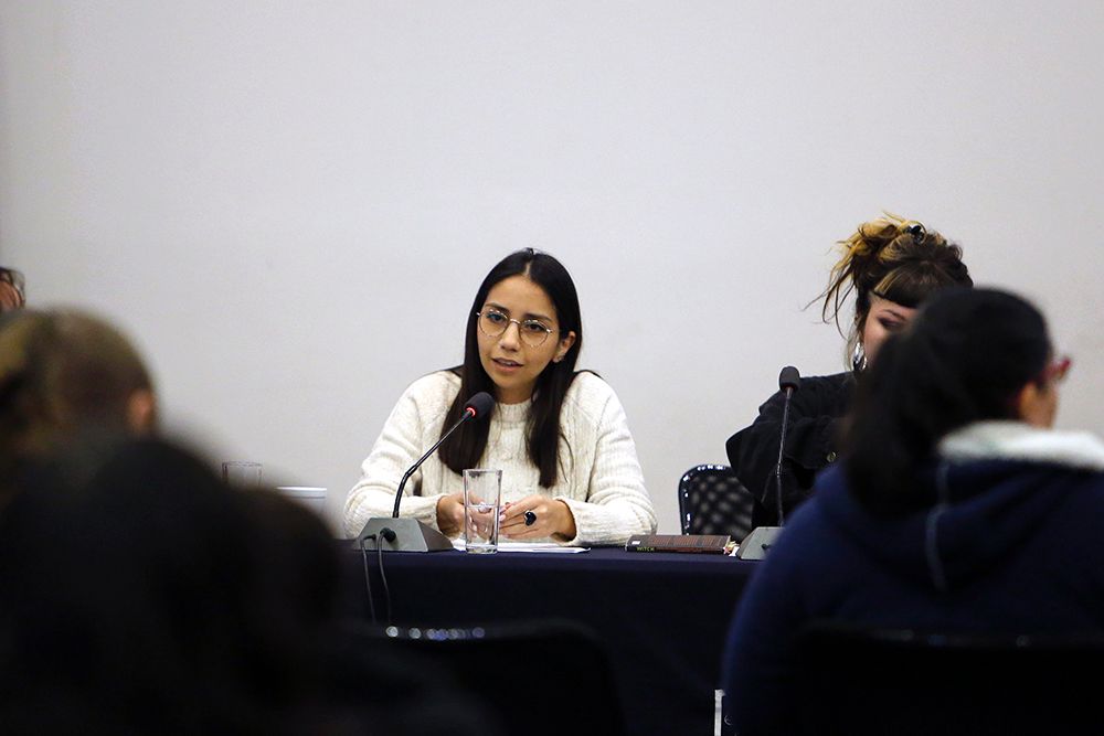 Camila Ríos, egresada de diseño gráfico de la Universidad de Chile.