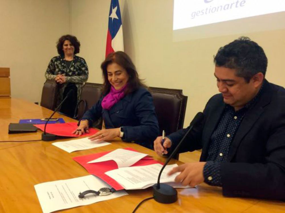 Alianza entre Fundación Gestionarte de Chile Actores y la Radio de la Universidad de Chile transmitirá todos los sábados "Cine Al Oído", audiogramas de clásicos del cine.