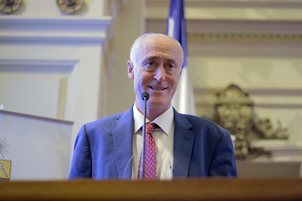 El Dr. Brian Lawlor, Co-director del Global Brain Health Institute, dictó la charla "Dementia: Changing the narrative from tragedy to hope".