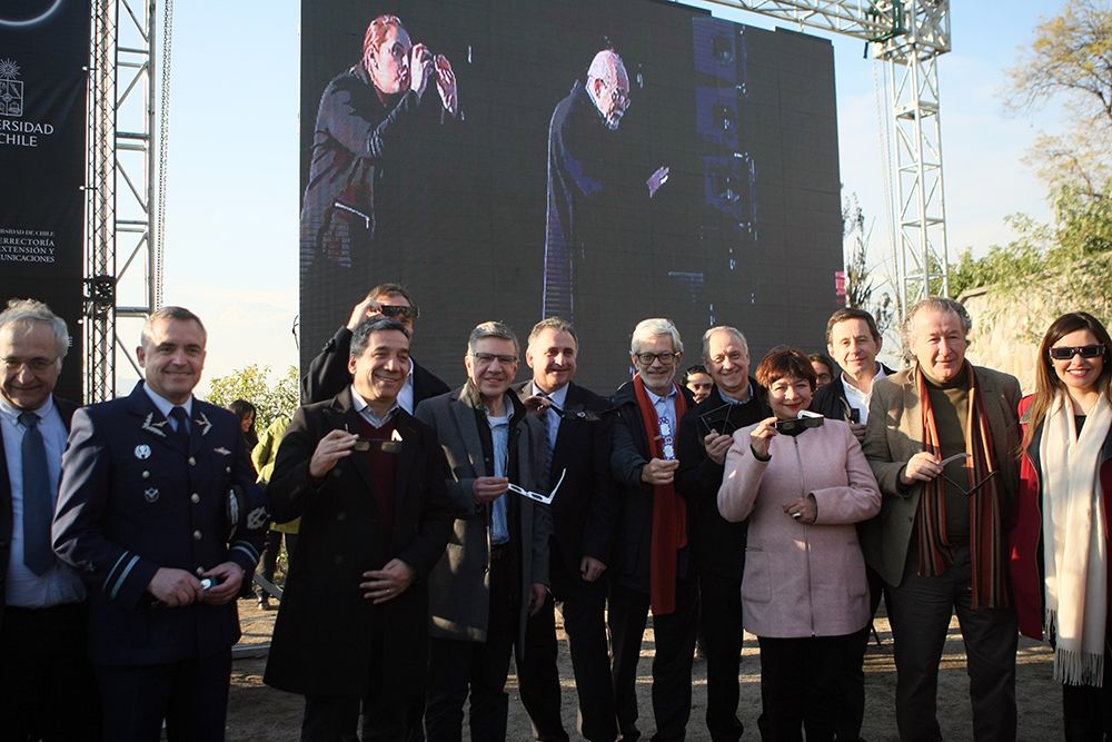 Niños, niñas y jóvenes, profesores y profesoras, compartieron este hito con autoridades universitarias y políticas, con funcionarios, estudiantes y expertos. 