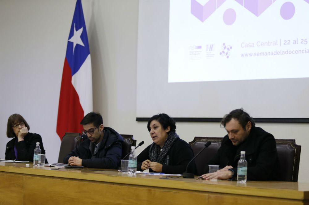 La Semana comenzó con el compartir de diferentes trayectorias docentes que desde la biografía y experiencia dieron entregaron su visión respecto a la formación integral y docencia universitaria.