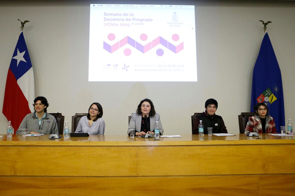 La visión de las y los estudiantes estuvo representada por tutoras y tutores pares que agradecieron la oportunidad de diálogo y la apertura con que se recibieron sus opiniones.