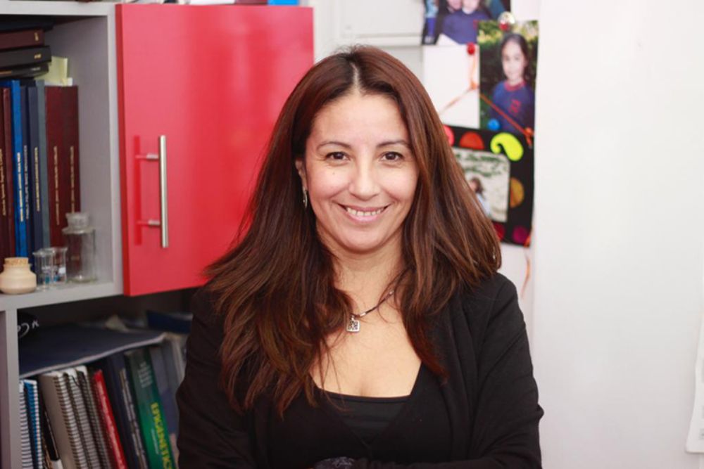 La académica de la Facultad de Medicina, Katherine Marcelain, lidera el equipo que trabaja en esta tecnología desde el año 2012.