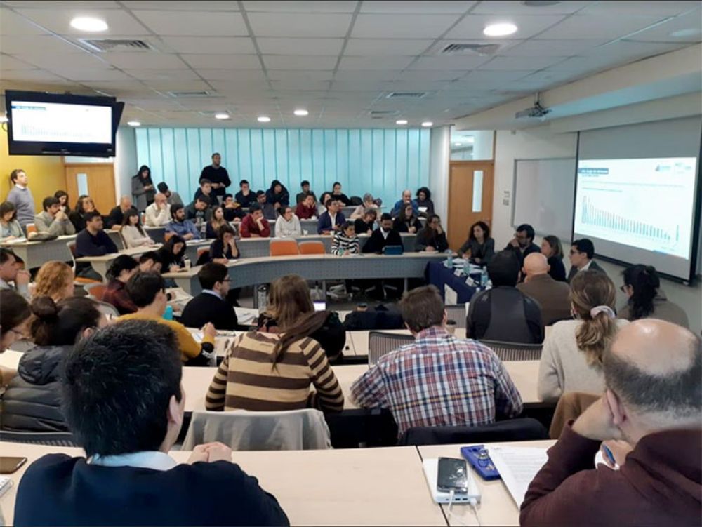 En la ocasión, académicos plantearon sus inquietudes sobre los alcances del programa Clase Media Protegida y las dificultades asociadas a la identificación de quienes integran este segmento.