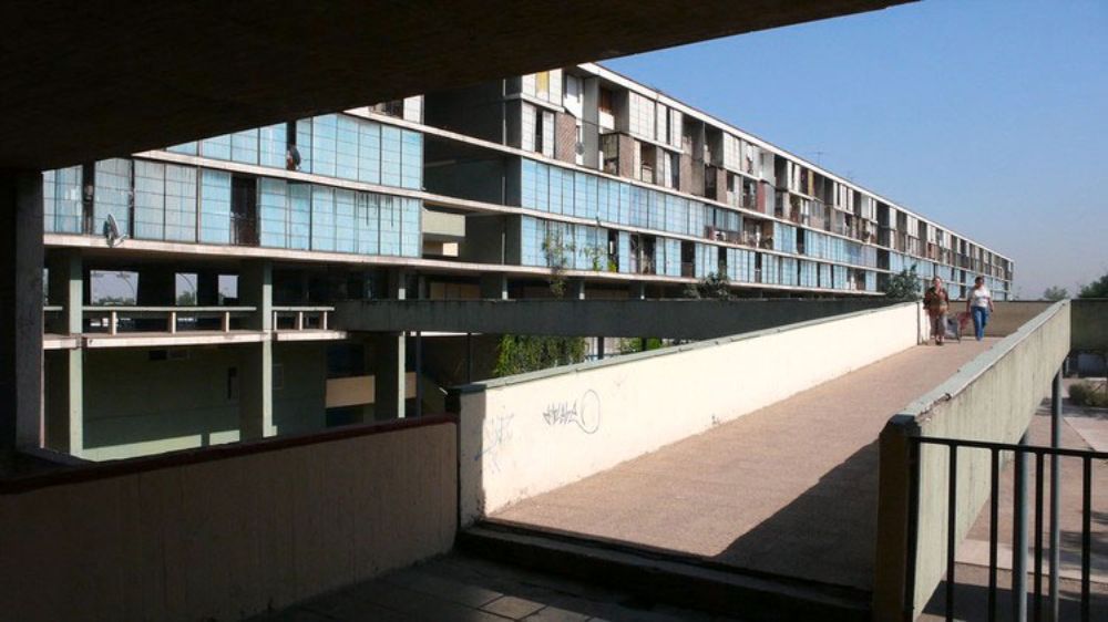 Durante todo el siglo XX el Estado pagó precios legítimos a las constructoras para que construyeran edificios. Los proyectos Torre San Borja, Villa Frei, Villa Portales se hicieron de esa forma.
