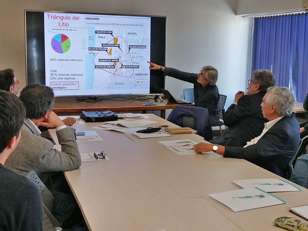 La nueva red reúne a académicos e investigadores de diversas disciplinas, universidades e institutos estatales, bajo el foco del litio y los salares como elementos estratégicos para Chile.