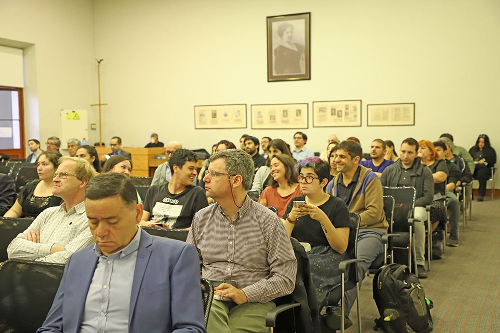 En el evento participaron académicos de la Casa de Bello, representantes de instituciones estatales, activistas de movimientos por el medioambiente y autoridades del Senado.
