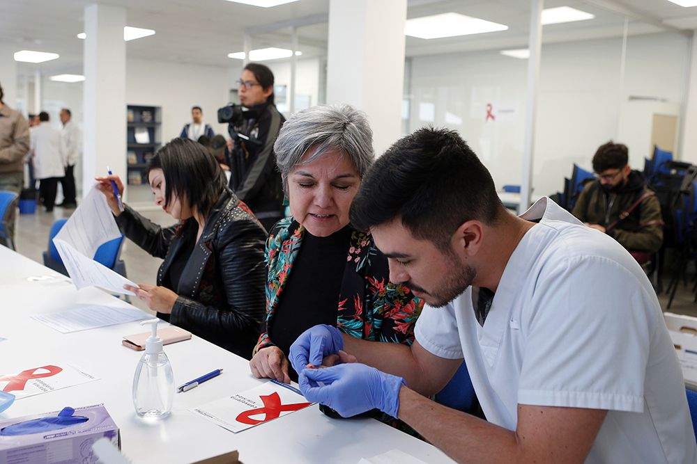 La decana Irene Morales de la Facultad de Odontología se comprometió a seguir trabajando por la prevención de la salud sexual de los estudiantes. 
