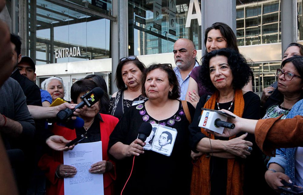 Lorena Pizarro, presidenta de la AFDD, aseguró que el Presidente Piñera rompió el Estado de Derecho al decretar el Estado de Emergencia.