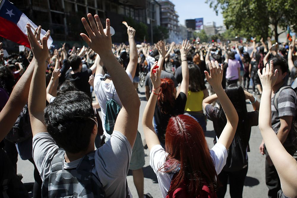 A la acción se sumaron presidenta y vicepresidenta de la Fech, Emilia Schneider y Nicole Martínez.