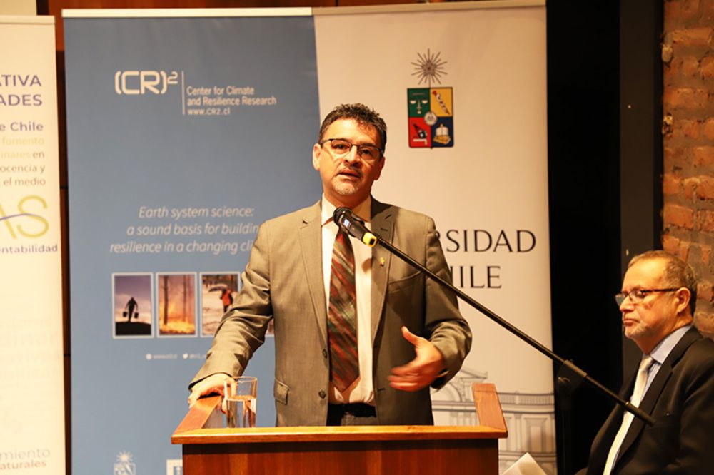 El vicerrector de la VID, Flavio Salazar, destacó el carácter transdisciplinar de la RedPE y de la Universidad de Chile y recalcó que estas investigaciones son las que el país necesita.