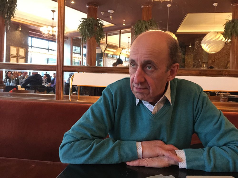 Seis libros publicados por el profesor Oyarzún serán eje de la nueva versión de "Diálogos desde el Sur".