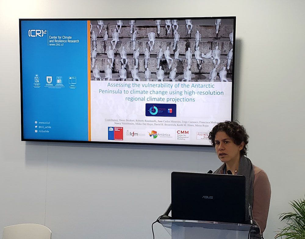 Maisa Rojas, directora del (CR)2, fue parte de la presentación del proyecto en el pabellón de la Criósfera de la COP25. 