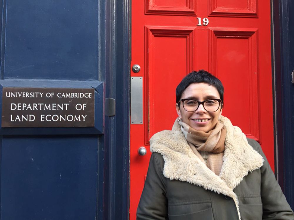 La discusión de esta materia en la futura Constitución debe plantear "a qué pacto social vamos a llegar en el tema de desarrollo y qué lugar va a ocupar el medioambiente", afirma la profesora Moraga.