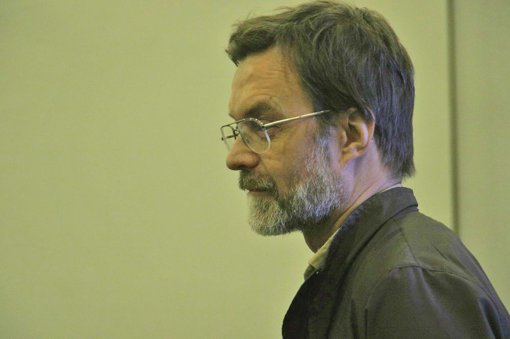 El dramaturgo catalán, Roger Bernat, fue el encargado de inaugurar el Foro de las Artes 2019, con su obra interactiva "Namox-Fugar-Plus"