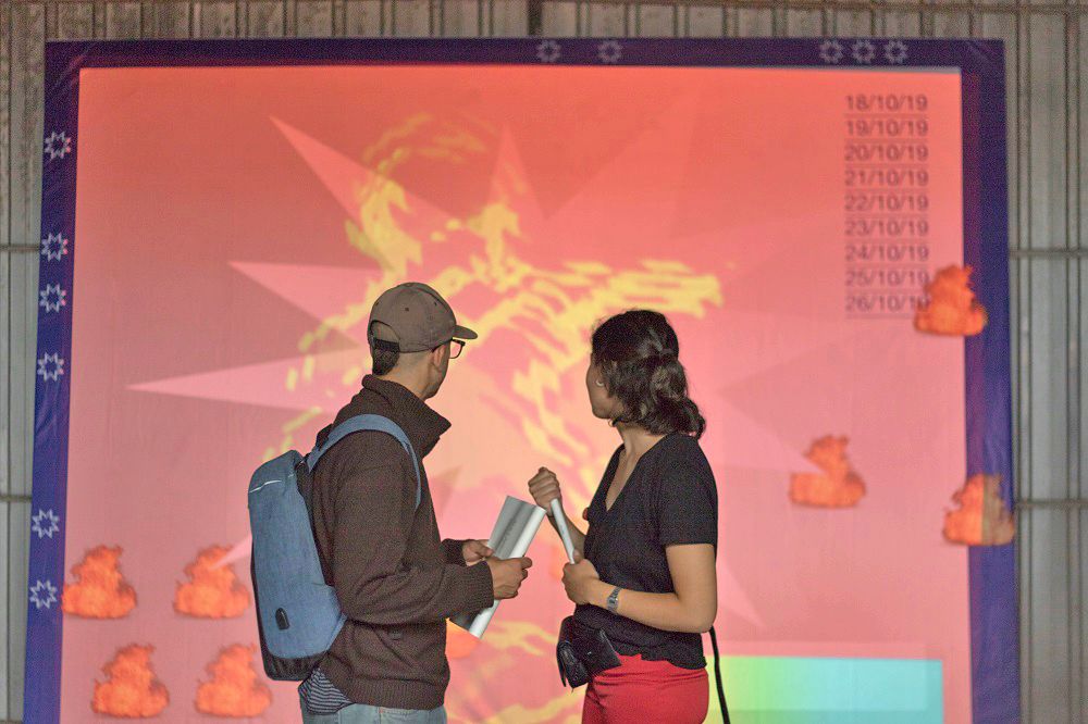 La exhibición del curador Diego Maureira, "El desderretimiento de los hielos", contó con un gran marco de público en la Galería Metropolitana.