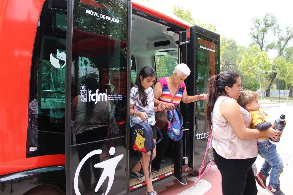 El vehículo autónomo es 100% eléctrico y es el primero en Latinoamérica.