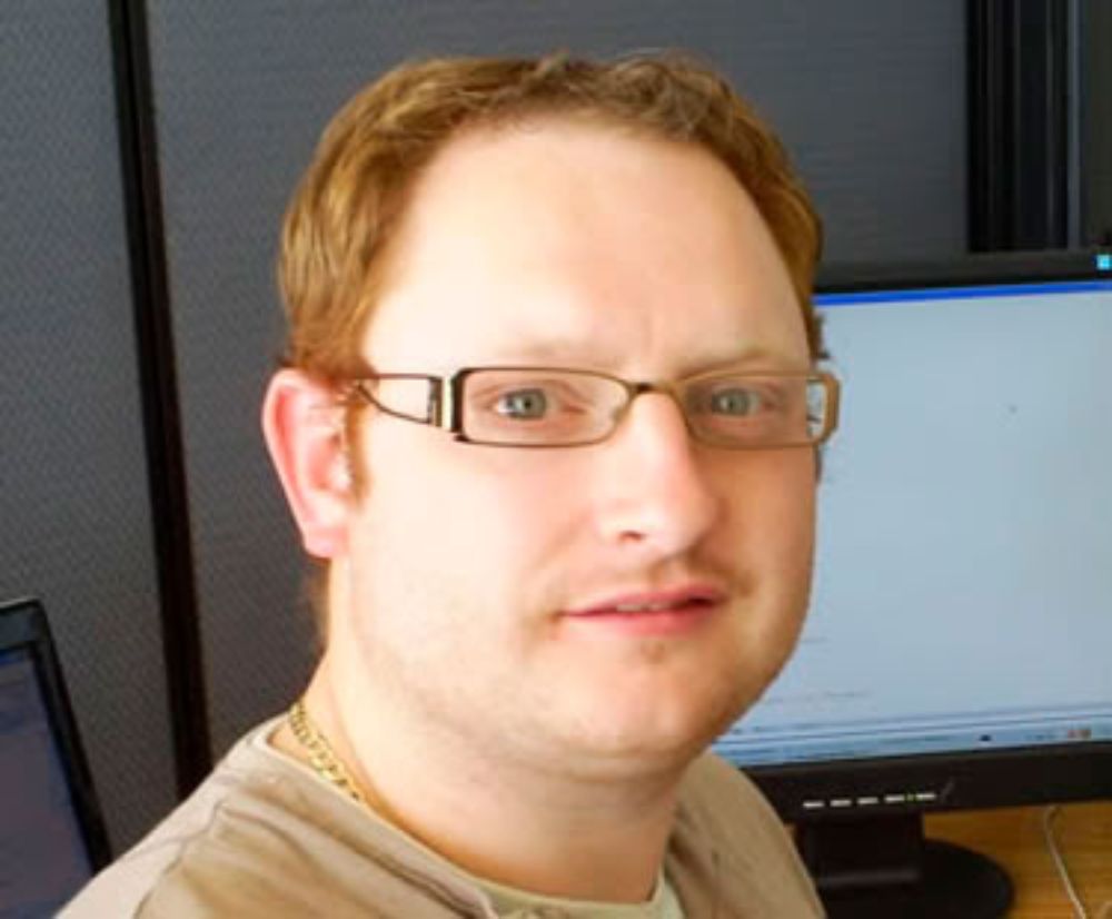 El astrónomo del Departamento de Astronomía de la Facultad de Ciencias Físicas y Matemáticas de la Universidad de Chile, James Jenkins, es parte del equipo de investigación.