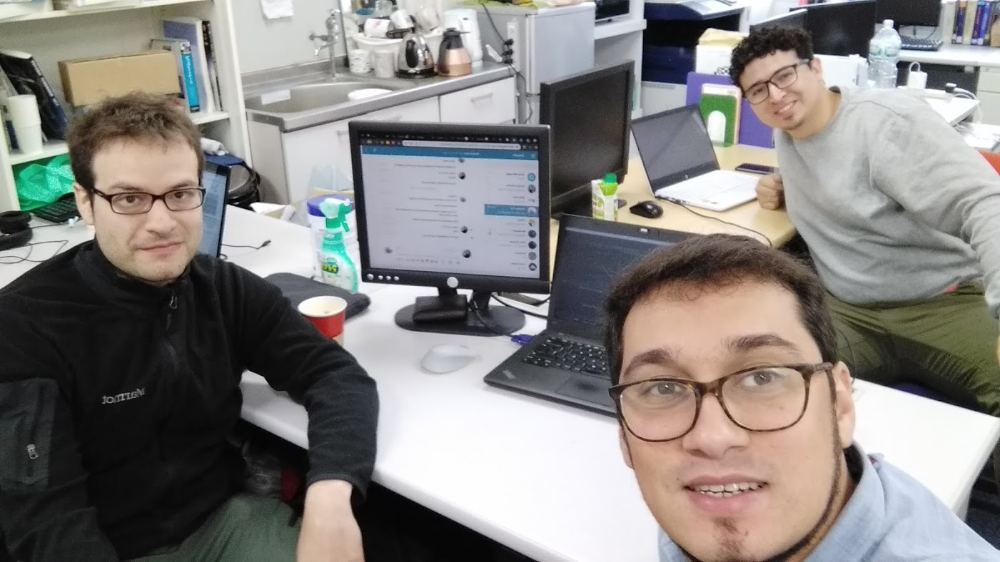 Actualmente se encuentran trabajando en el desarrollo  de un simulador de misiones de nanosatélites  de código abierto.