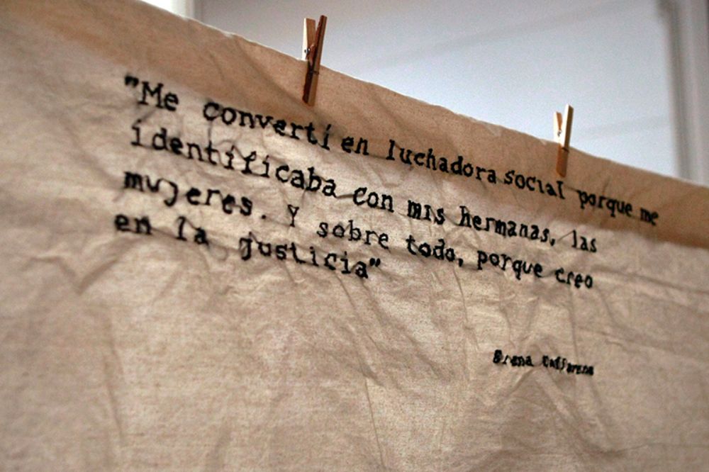 "Me convertí en luchadora social porque me identificaba con mis hermanas, las mujeres. Y sobre todo, porque creo en la justicia", es una de las frases de Elena Caffarena.