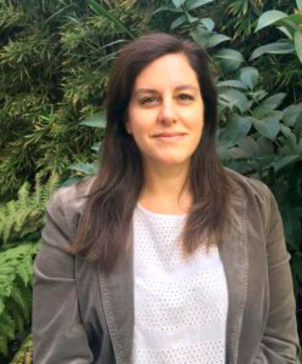 La profesora Cielo Char explicó que los coronavirus necesitan un huésped (animal o humano) para poder multiplicarse; por lo tanto, no pueden crecer en los alimentos.