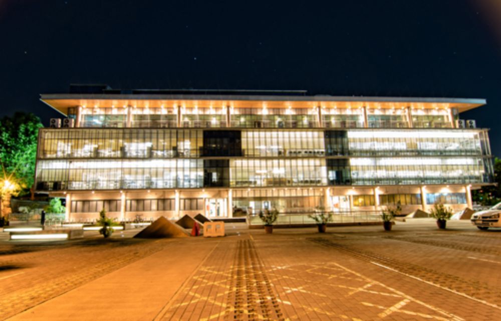 La Clínica Odontológica de la Universidad de Chile se encuentra atendiendo exclusivamente las urgencias que presenten los pacientes institucionalizados.