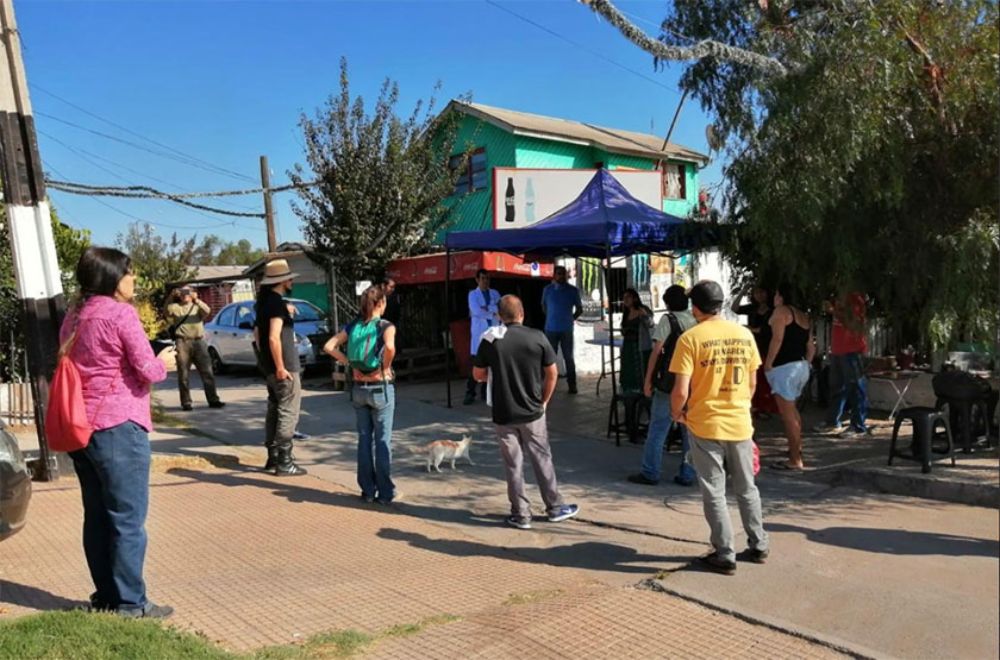 La organización -que reúne a personas provenientes de diferentes disciplinas- responde desde su quehacer a los efectos de la pandemia por el COVID-19 a partir de estrategias críticas y comunitarias.