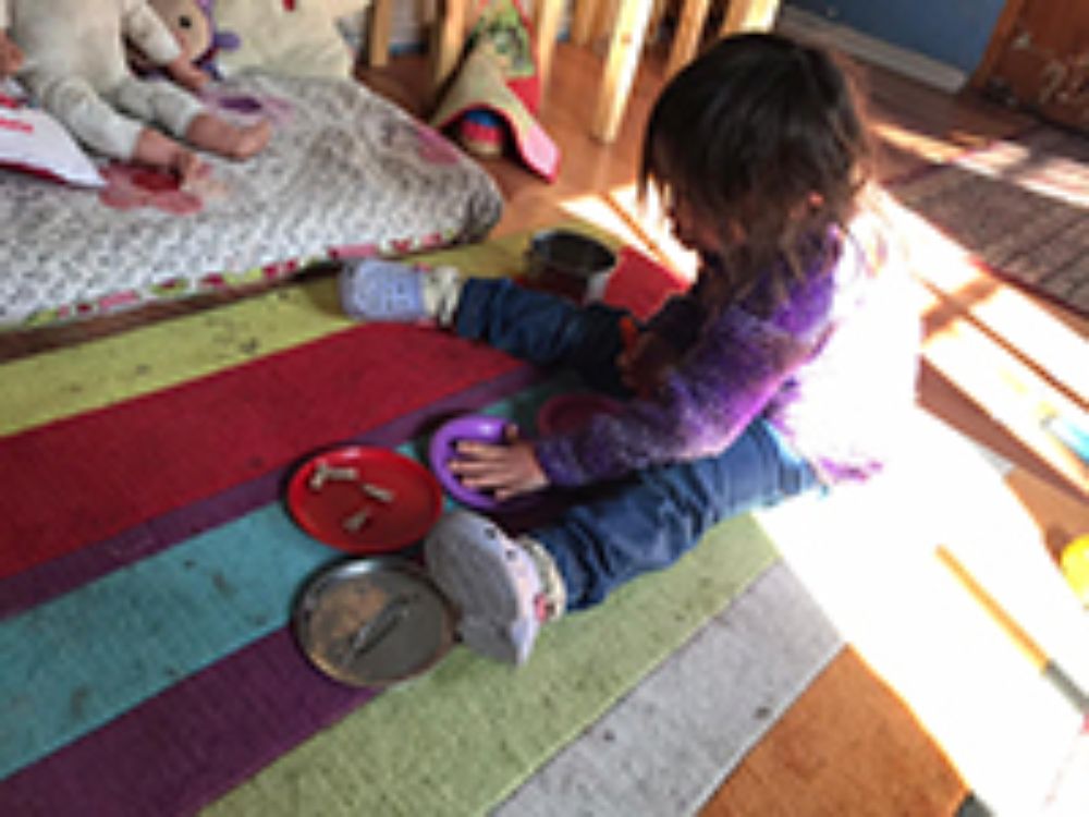 "Nos encontramos en una realidad compleja, incierta, y extremadamente desafiante para las familias con niños", señala María Jesús Viviani.  Foto de Alejandra Cornejo.