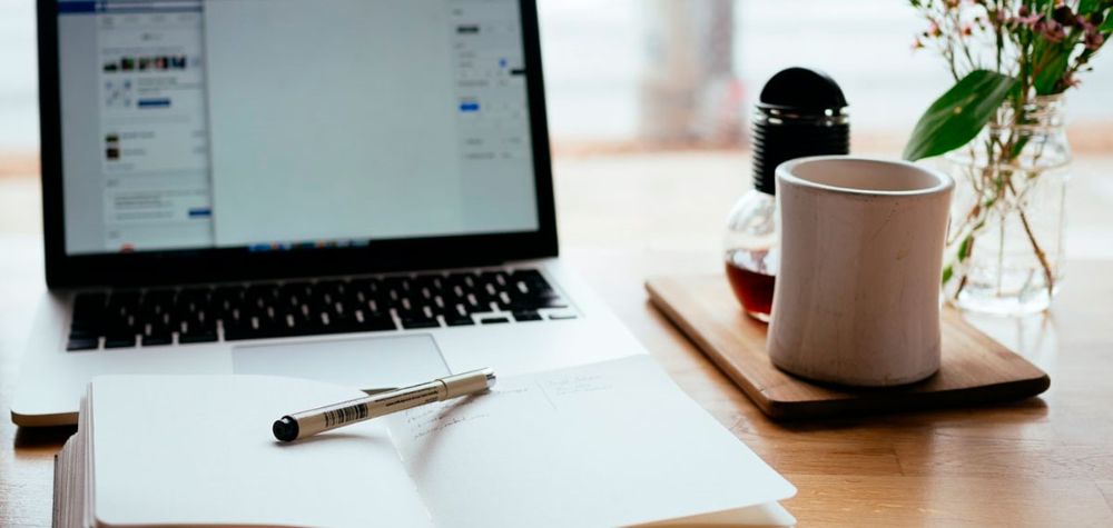 El teletrabajo es entendido por la OIT como toda labor realizada a distancia, y que se sostiene en Tecnologías de la Información.