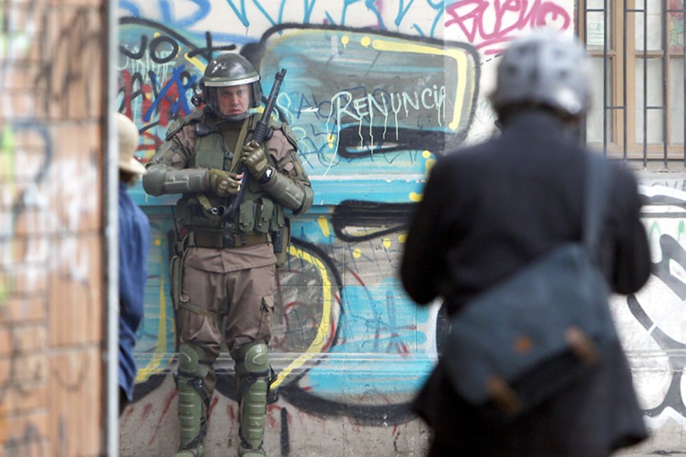 La evidencia científica sobre la composición y el daño producido por balines, plantean los investigadores, debe motivar la prohibición de este armamento como método de control de multitudes.