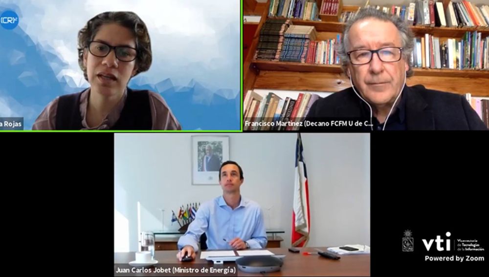 El (CR)2 presentó su "Informe a las naciones. El aire que respiramos: pasado, presente y futuro", que contó con la participación del Ministro de Energía, Juan Carlos Jobet.