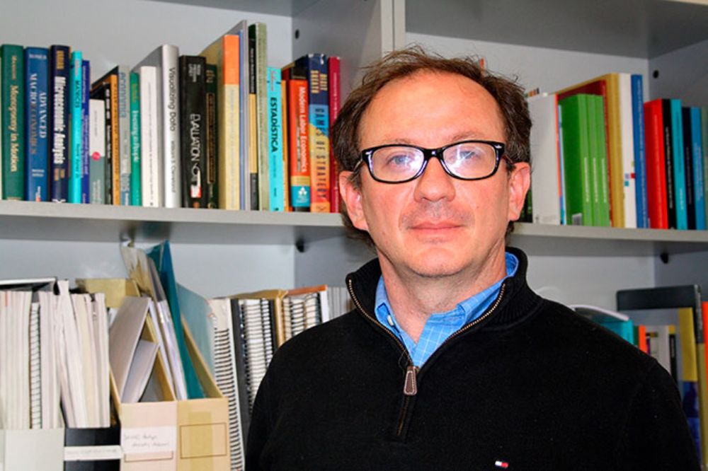 El investigador del Centro de Investigación Avanzada en Educación (CIAE) de la Universidad de Chile, Juan Pablo Valenzuela.