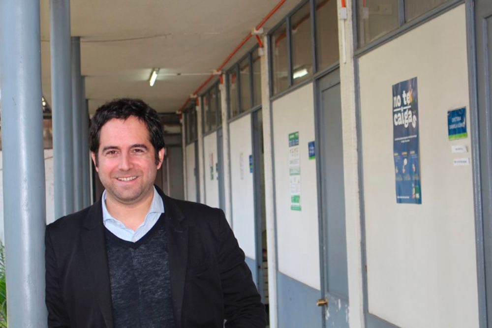 El académico de la Facultad de Medicina, Paul Vöhringer, explica que durante el solsticio de otoño se acorta el fotoperiodo en cerca de un 30 por ciento.