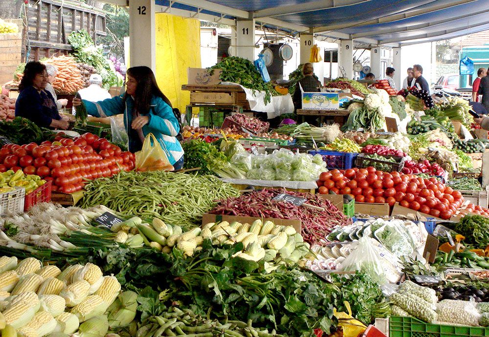 La seguridad alimentaria es un concepto que nació en la década de 1960 para definir la disponibilidad de comida que había a nivel planetario para mantener a toda la población.