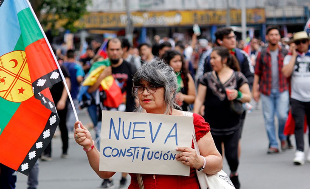 Según el ELSOC, un 82 por ciento de está de acuerdo o muy de acuerdo con cambiar la Constitución.