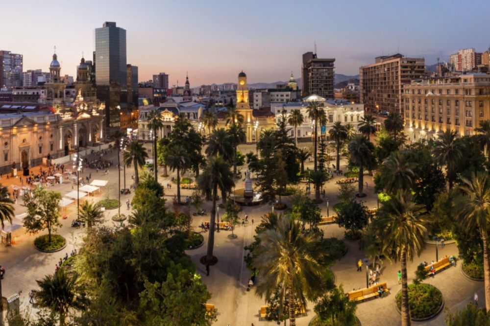 En Chile, el 6,5% de las viviendas presentan algún grado de hacinamiento, mientras que sólo en la Región Metropolitana este índice aumenta al 8,1%.