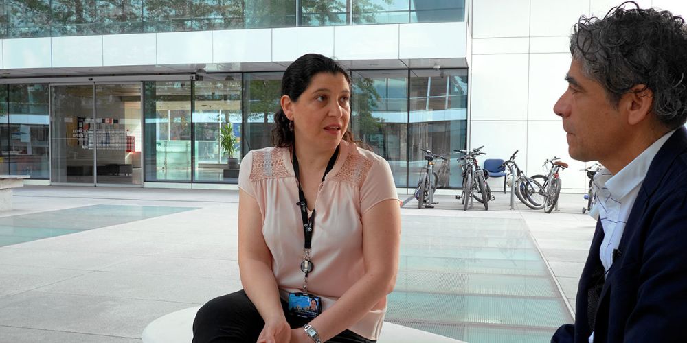 La directora del DIMEC, Viviana Meruana y el vicedecano de la Facultad de Odontología, Gonzalo Rojas, son parte del relato del documental.