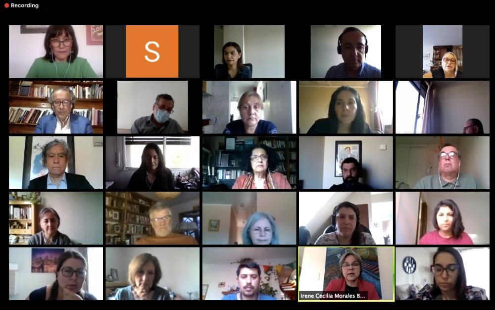 El estreno del documental se realizó este jueves 15, en un encuentro que reunió a autoridades y a la comunidad de la U. de Chile y del Colegio Médico.