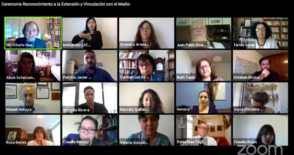 Autoridades académicas, comunidad universitaria y ganadores fueron parte de la ceremonia este martes.