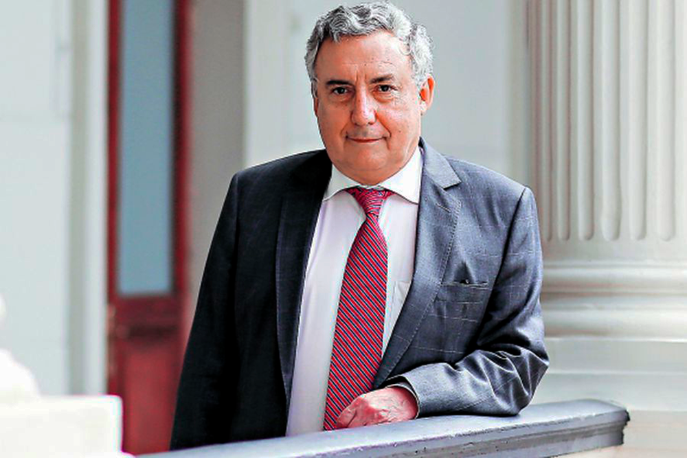 Rector de la Universidad de Chile, Ennio Vivildi.