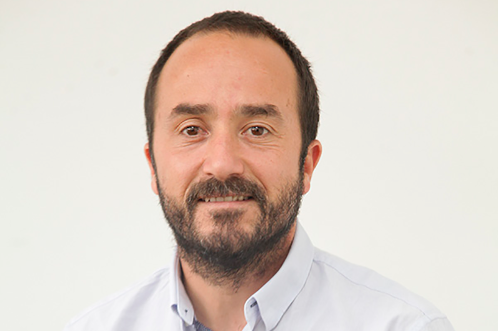 Académico de la Facultad de Agronomía e integrante de la Red Transdisciplinaria de Energía, Agua y Sustentabilidad (ENEAS), Rodrigo Fuster.