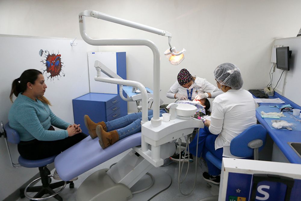 El comité de Expertos constituido en la Facultad de Odontología frente al COVID-19, elaboró una serie de recomendaciones para la atención y poder contar con todas las medidas de seguridad necesarias.