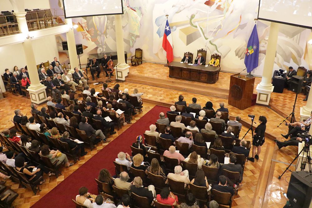 Ahora la concreción final de este nuevo órgano, de vital importancia para la comunidad de la Casa de Bello, está nuevamente en manos del Rector Ennio Vivaldi.