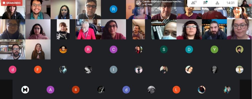 Más de cien estudiantes de 3ero y 4to medio son los que semana a semana participan de los talleres.