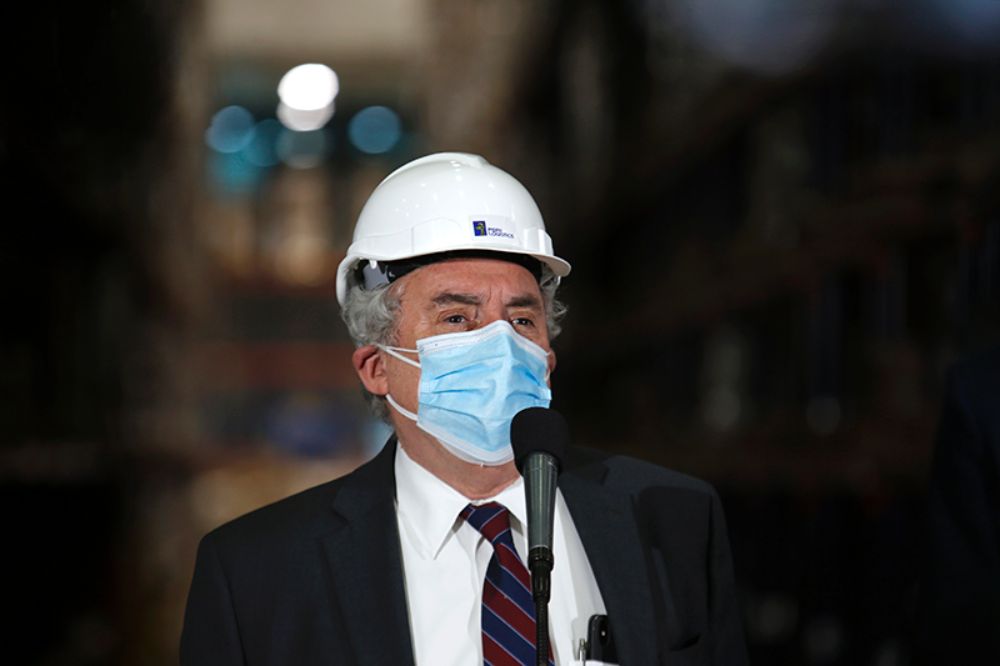 "Lo más importante es que el público general entienda el porqué de la vacunación, porque es un proceso que apunta a la población en general, no a personas", sostuvo el Rector Vivaldi.