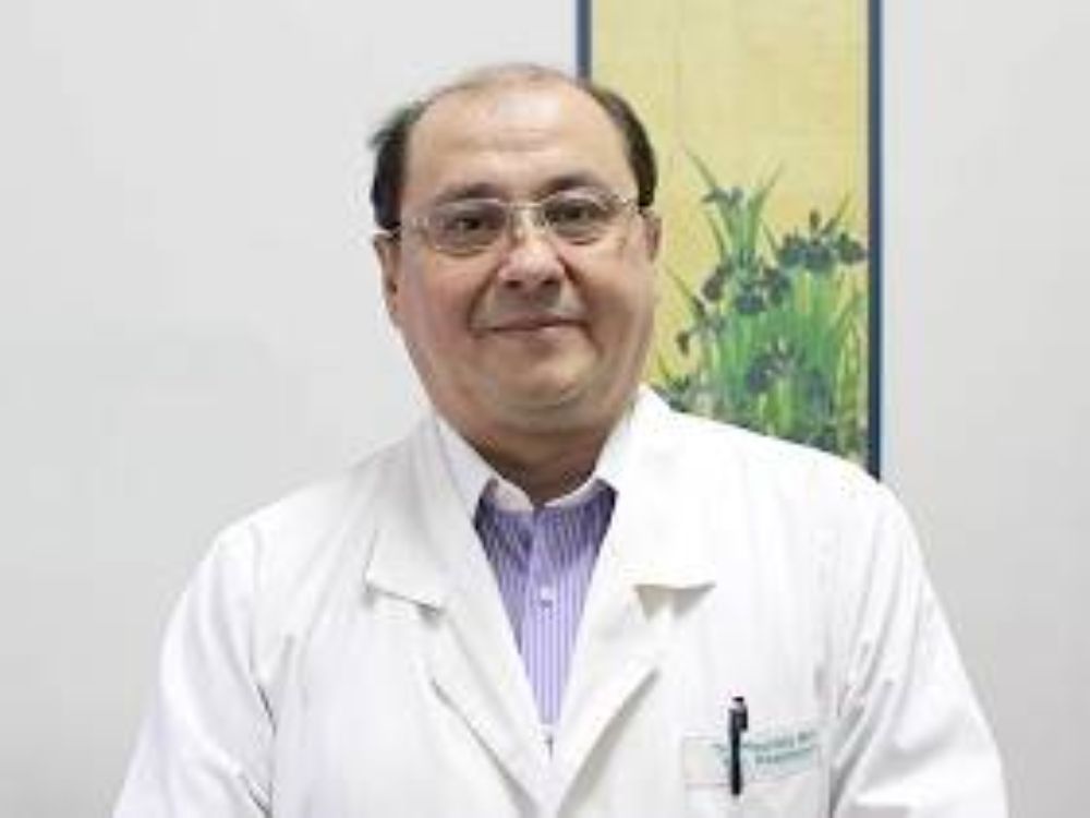 "El hongo en general lo provoca en los pacientes que tienen las defensas bajas o aquellos pacientes con diabetes muy descompensadas", explica el profesor Mauricio Ruiz.