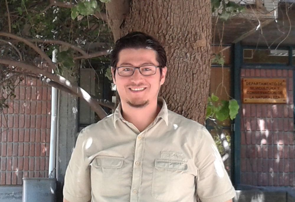 El académico de la Facultad de Ciencias Forestales y Conservación de la Naturaleza, Eduardo Martínez, recuerda el nivel de degradación de los suelos en Chile