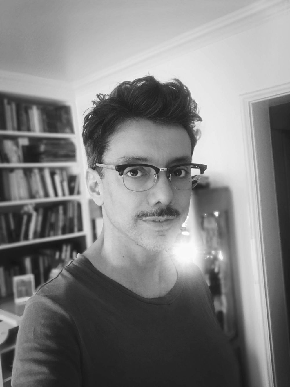 Bazaes fue director de Arte de películas como "Machuca" o "La Buena Vida" y actualmente trabaja con Andrés Wood en la producción colombiana "Noticia de un secuestro"