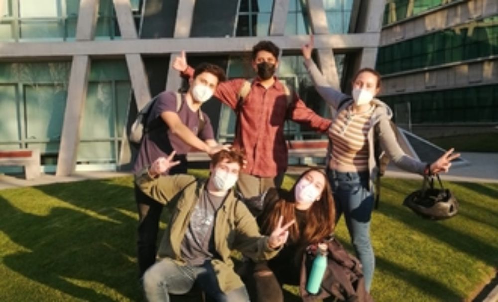 Estudiantes de la FEN en una de sus actividades presenciales. 